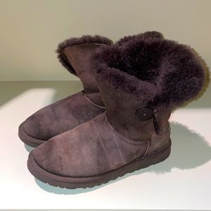Ugg Bailey Button Boots in Burnt cedar